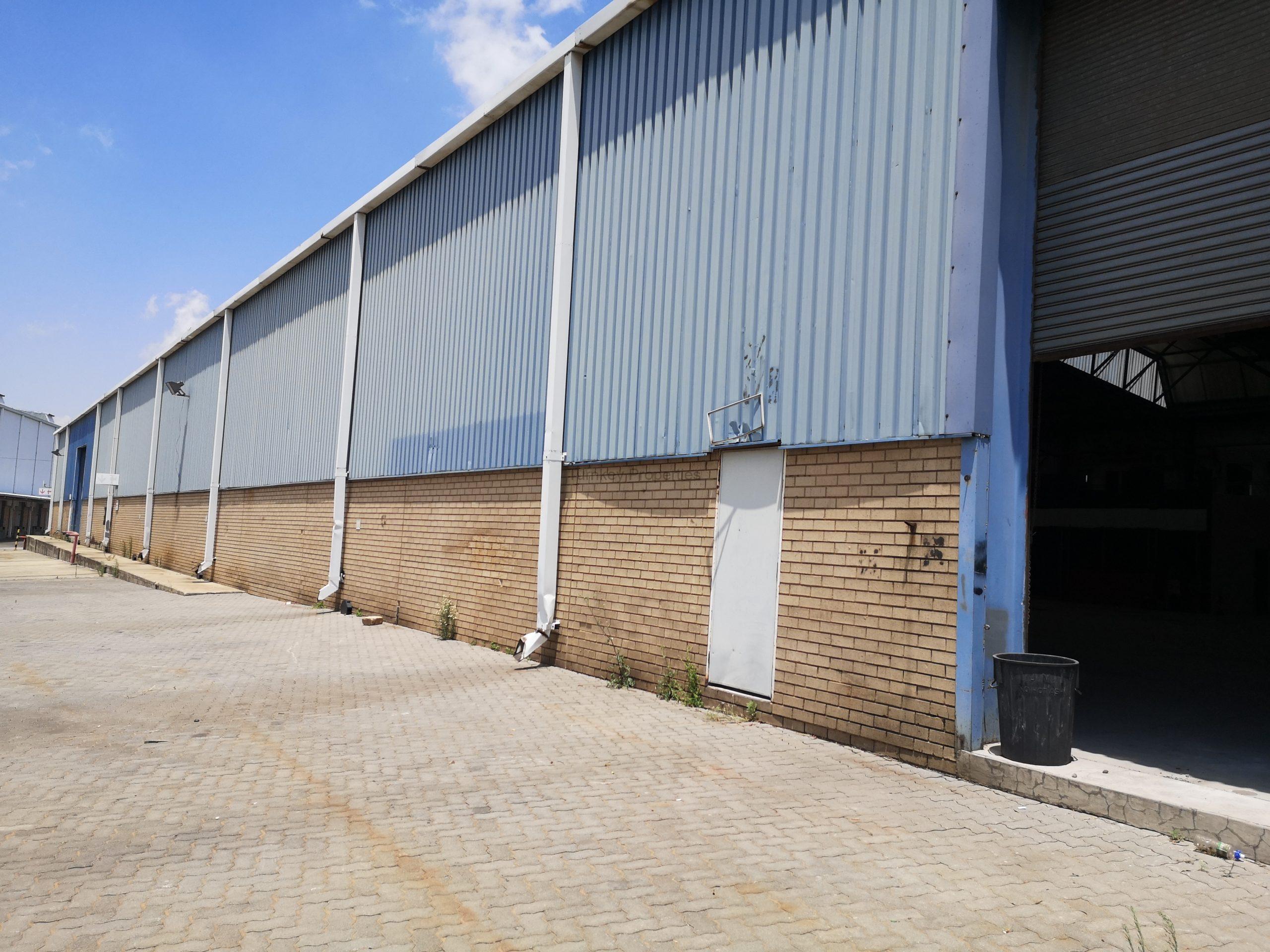 5900m² Warehouse To Rent in Gosforth Park - Perfect for Your