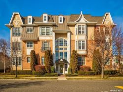 Condos and Town homes for Sale | 250 Roosevelt Way, Westbury