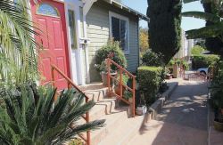 1+1 Remodest Bungalow at Silverlake / Echo Park