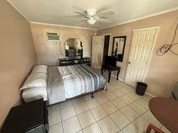 Rooms for rent- low weekly and monthly rates