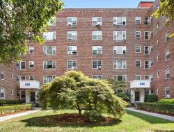 New Rochelle's Exclusive Apartment Complex