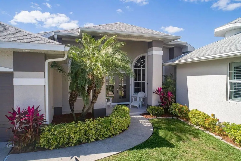 Cape Coral Monthly Vacation Rentals, Waterfront Vacation Hom